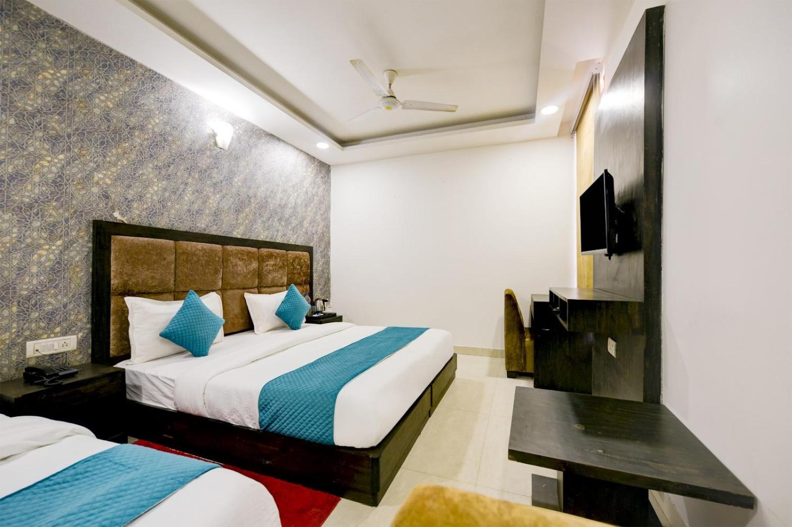 The Atlantes Suite Near Delhi Airport Neu-Delhi Exterior foto