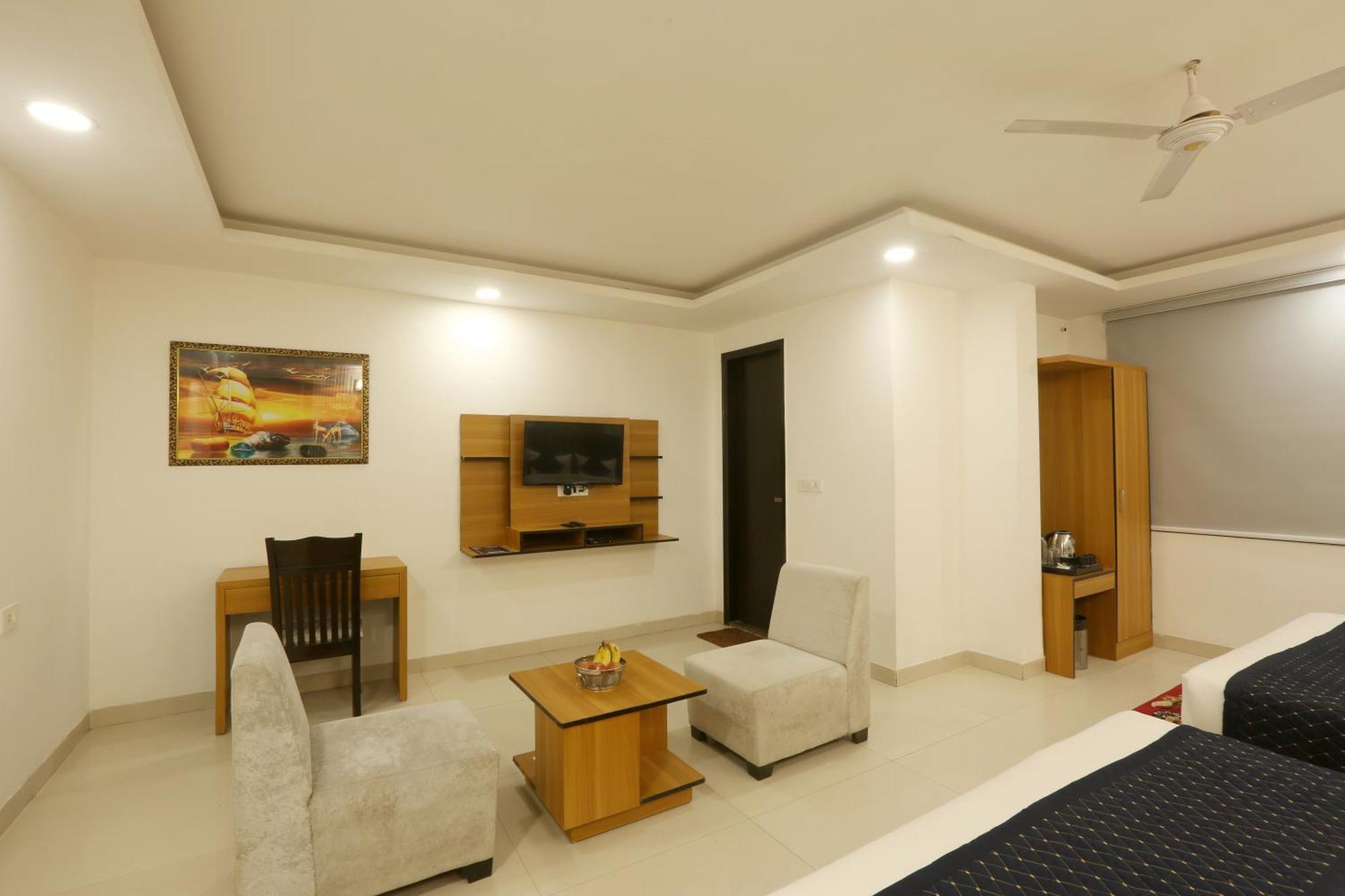 The Atlantes Suite Near Delhi Airport Neu-Delhi Exterior foto